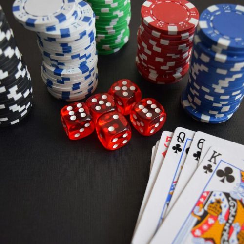 Cómo dominar las reglas del blackjack online: guía completa para principiantes