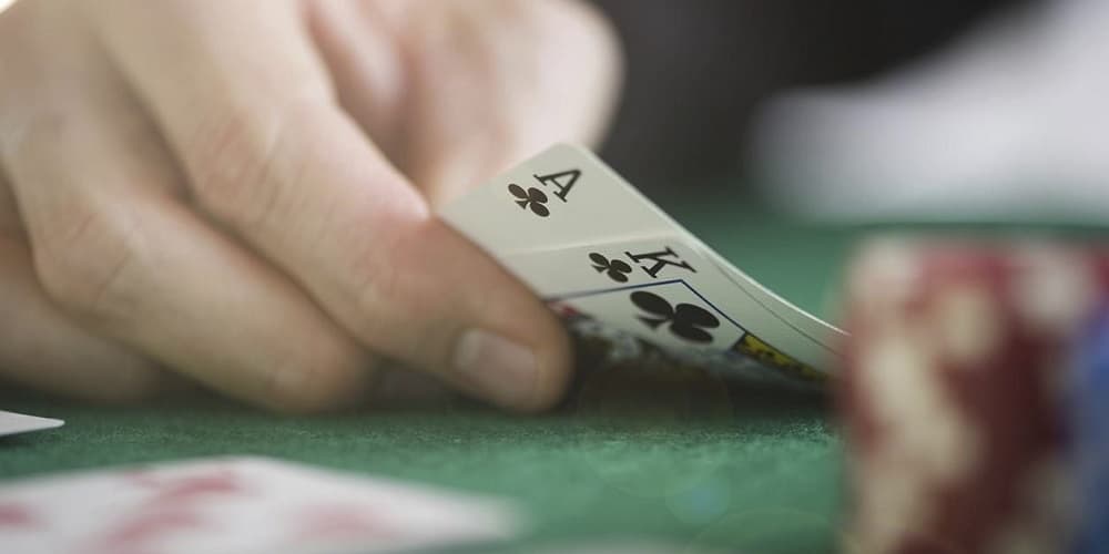 Slow play: what is it, how is it done and what are the benefits of this advanced poker play?
