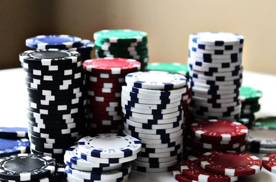 Things People May Want to Research Before Playing Poker Online
