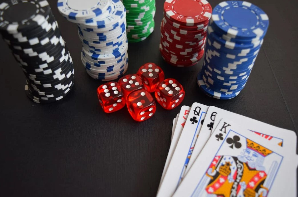 Cómo exceder en la competencia: Tips para imperar en las salas de póker en vivo.