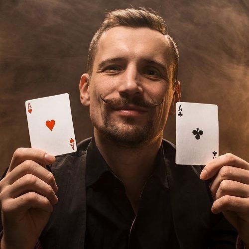 Professional poker players and poker clubs: are they compatible?